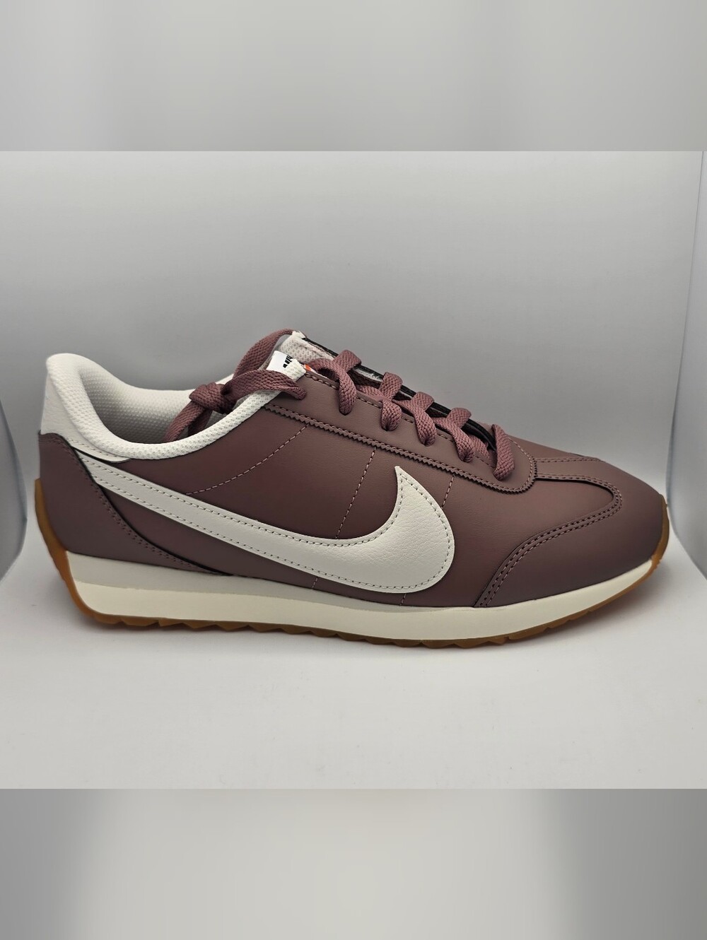 Nike Womens Pacific LTR